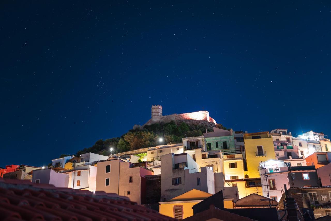 Casa Rocca Lägenhet Bosa Exteriör bild