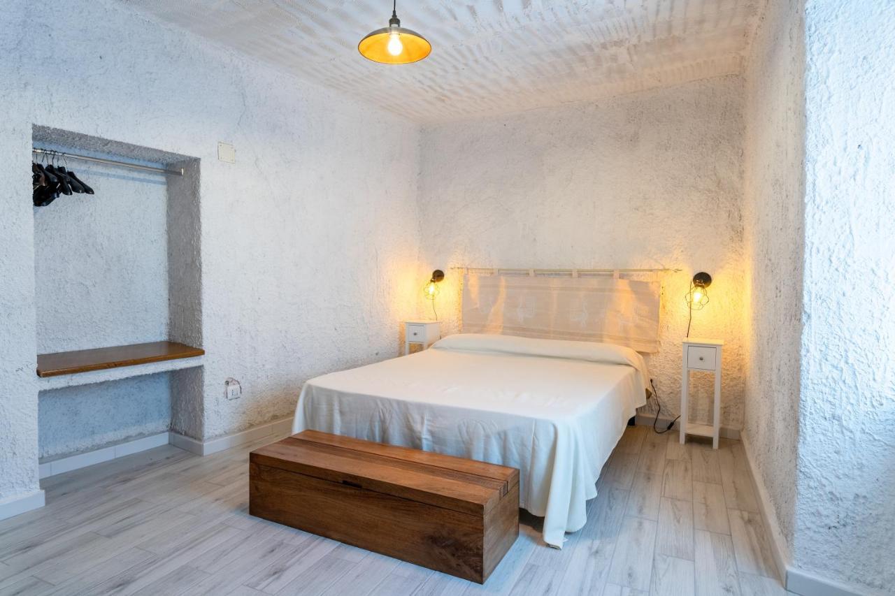 Casa Rocca Lägenhet Bosa Exteriör bild