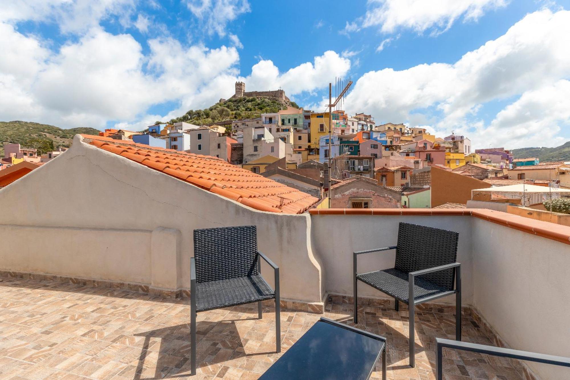 Casa Rocca Lägenhet Bosa Exteriör bild